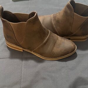 ankle boots